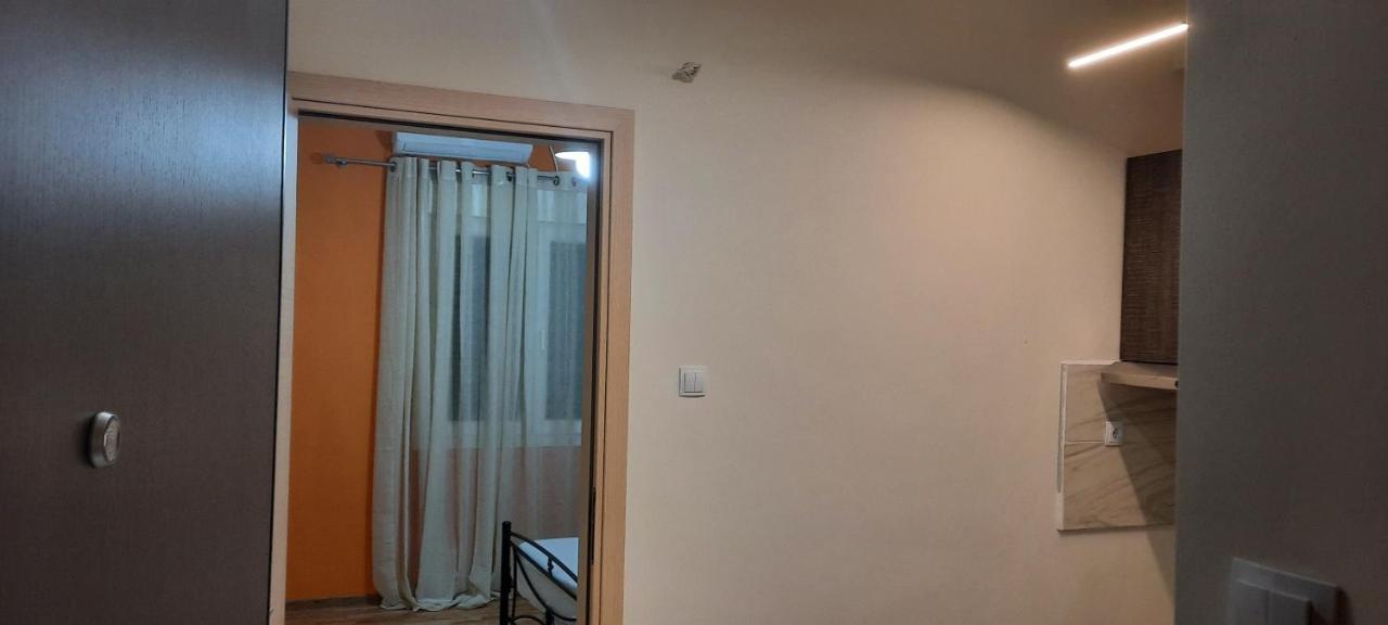 Livia'S Room To Ampelokipi Metro Airport Line Athen Exterior foto