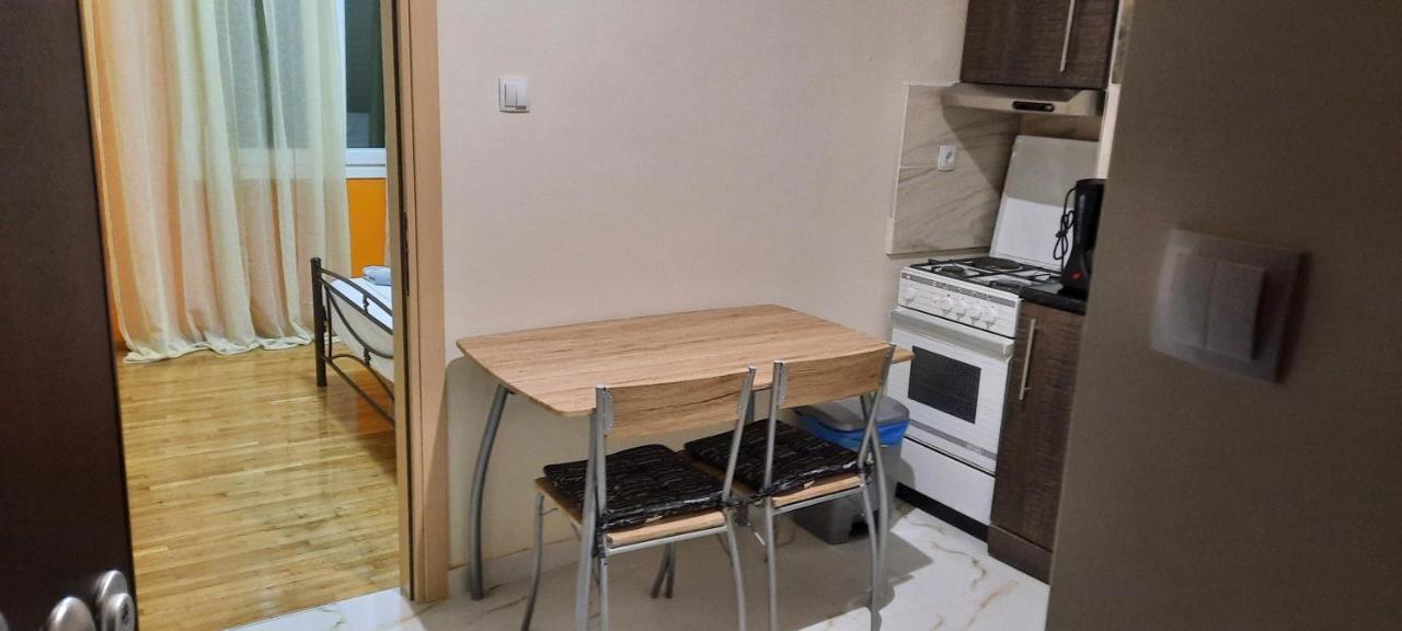 Livia'S Room To Ampelokipi Metro Airport Line Athen Exterior foto
