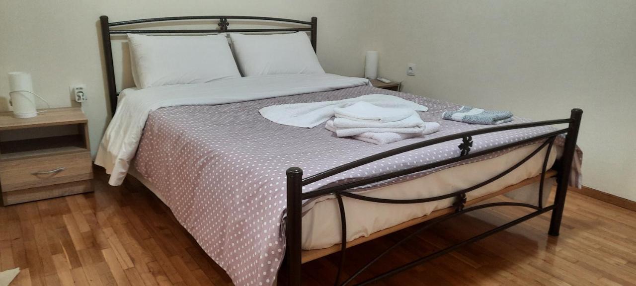 Livia'S Room To Ampelokipi Metro Airport Line Athen Exterior foto